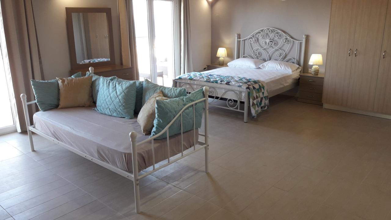 Apartment Yiannis Planos