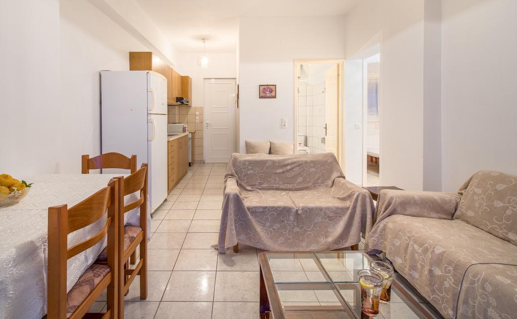Yiannis Apartment Planos
