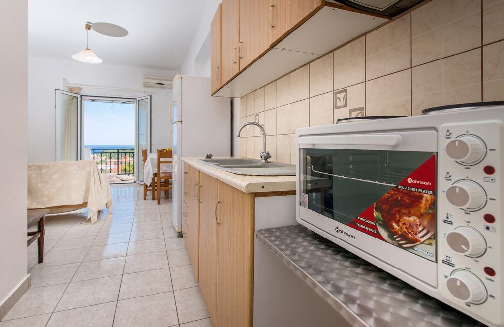 Yiannis Apartment Planos